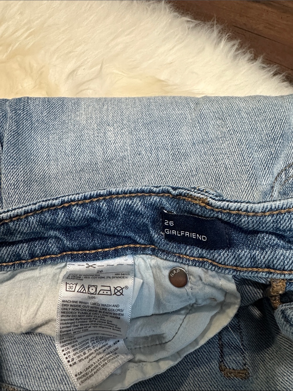 Worn once jeans - Picture 8 of 8